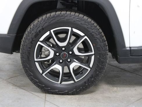 Used 2025 Jeep Compass Trailhawk AWD/4WD image 17