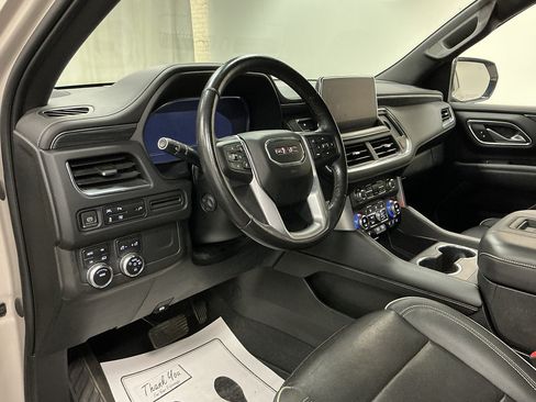 Used 2022 GMC Yukon XL SLT w/ SLT Premium Package AWD/4WD image 10