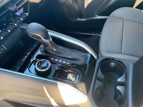 Used 2024 Chevrolet Colorado ZR2 w/ ZR2 Convenience Package III image 17