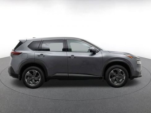 Used 2025 Nissan Rogue SV AWD/4WD image 10