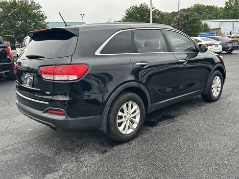 Used 2016 Kia Sorento FWD image 8