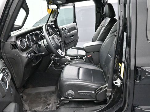 Used 2022 Jeep Wrangler Unlimited Sahara image 12