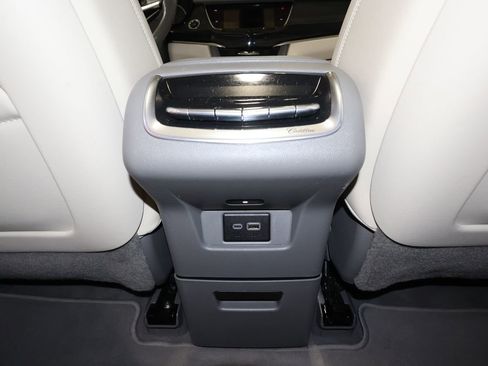 Certified 2024 Cadillac XT6 Premium Luxury image 30