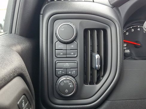 Used 2026 Chevrolet Silverado 1500 Custom Trail Boss w/ LPO, Dark Essentials Package image 22