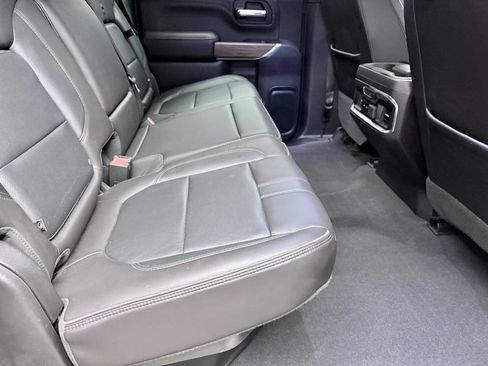Used 2019 Chevrolet Silverado 1500 High Country w/ Technology Package AWD/4WD image 13