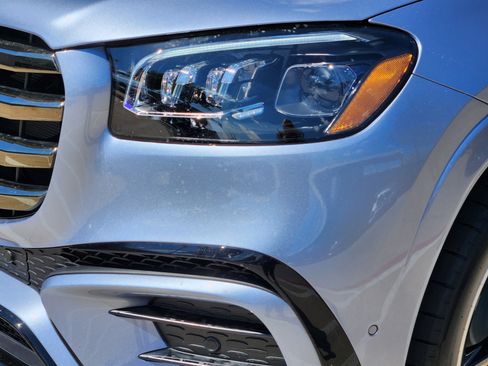 New 2026 Mercedes-Benz GLS 580 4MATIC image 8
