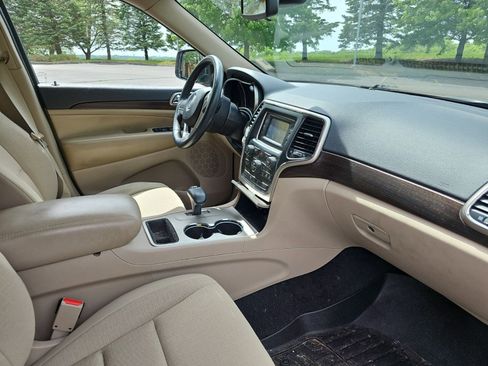 Used 2014 Jeep Grand Cherokee Laredo w/ Security & Convenience Group AWD/4WD image 11