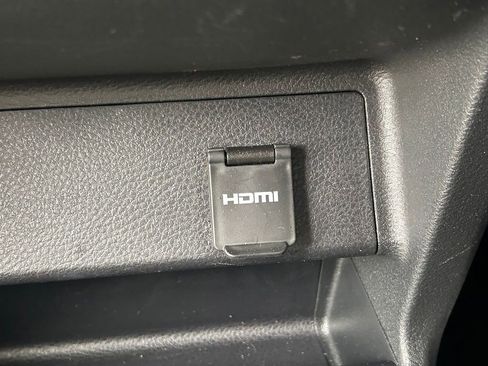 Used 2025 Toyota Sienna XSE w/ XSE Premium Package image 24