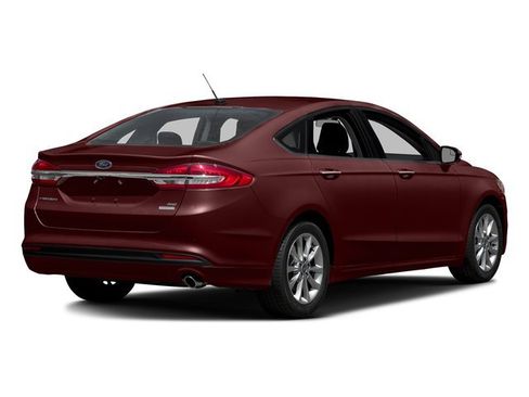 Used 2018 Ford Fusion SE w/ Fusion SE Technology Package FWD image 2