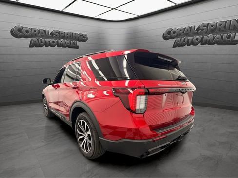 Used 2025 Ford Explorer ST-Line AWD/4WD image 3