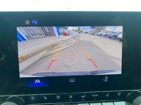 Used 2025 Chevrolet Colorado Z71 w/ Z71 Convenience Package 2 AWD/4WD image 20