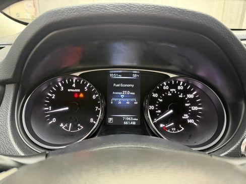 Used 2016 Nissan Rogue SV image 31