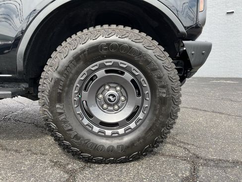 Used 2024 Ford Bronco Badlands image 33