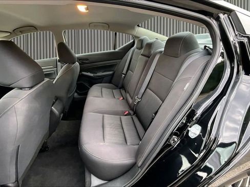 Used 2025 Nissan Altima 2.5 SV FWD image 26