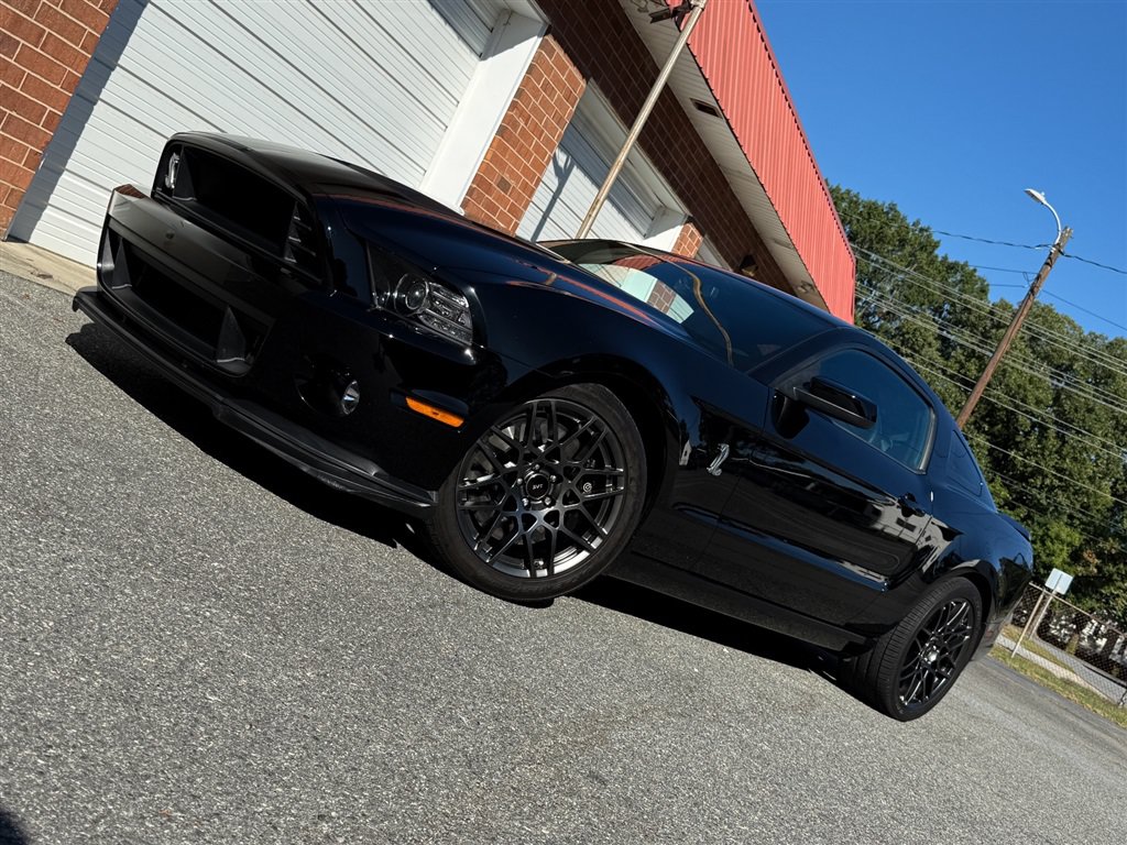 Used 2014 Ford Mustang Shelby GT500 w/ Equipment Group 821A RWD image 4
