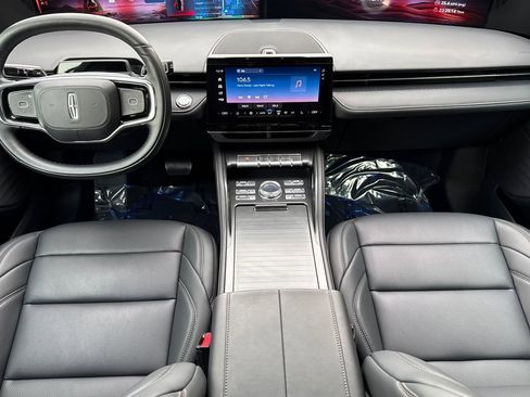 Used 2025 Lincoln Nautilus Premier w/ Jet Appearance Package image 13