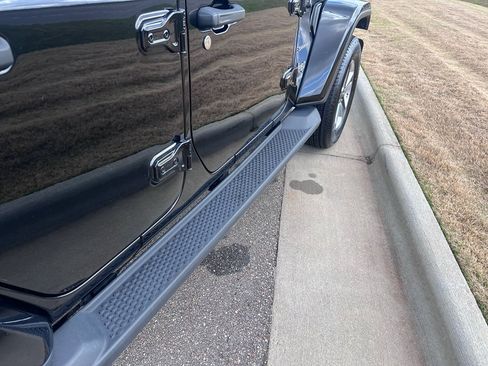 Certified 2021 Jeep Wrangler Unlimited Sahara image 6