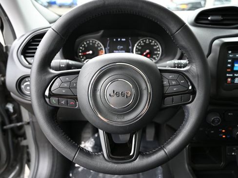 Used 2020 Jeep Renegade Altitude FWD image 20