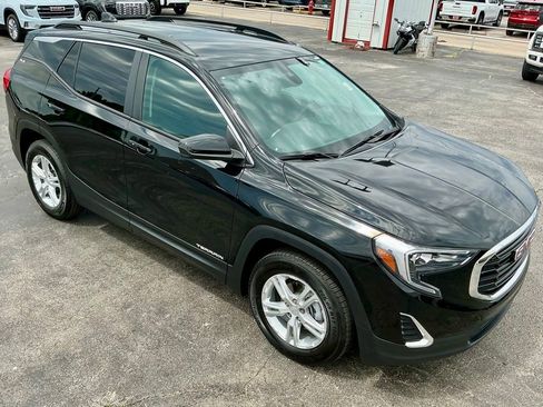 Used 2021 GMC Terrain SLE w/ Driver Convenience Package FWD image 4