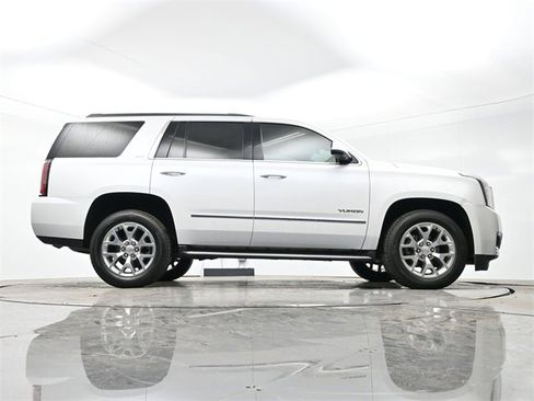 Used 2016 GMC Yukon SLT w/ Open Road Package image 38