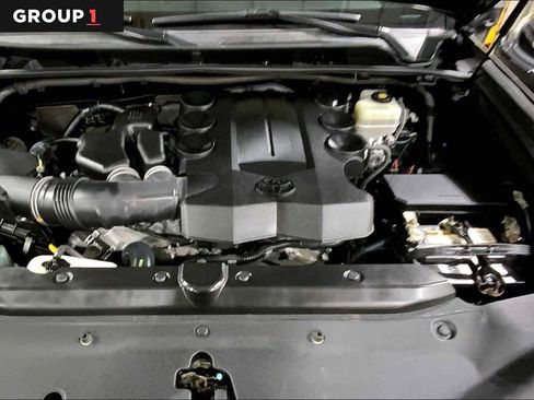 Certified 2018 Toyota 4Runner SR5 image 31