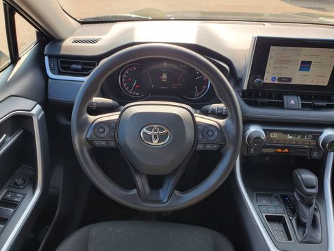 Used 2024 Toyota RAV4 XLE FWD image 11