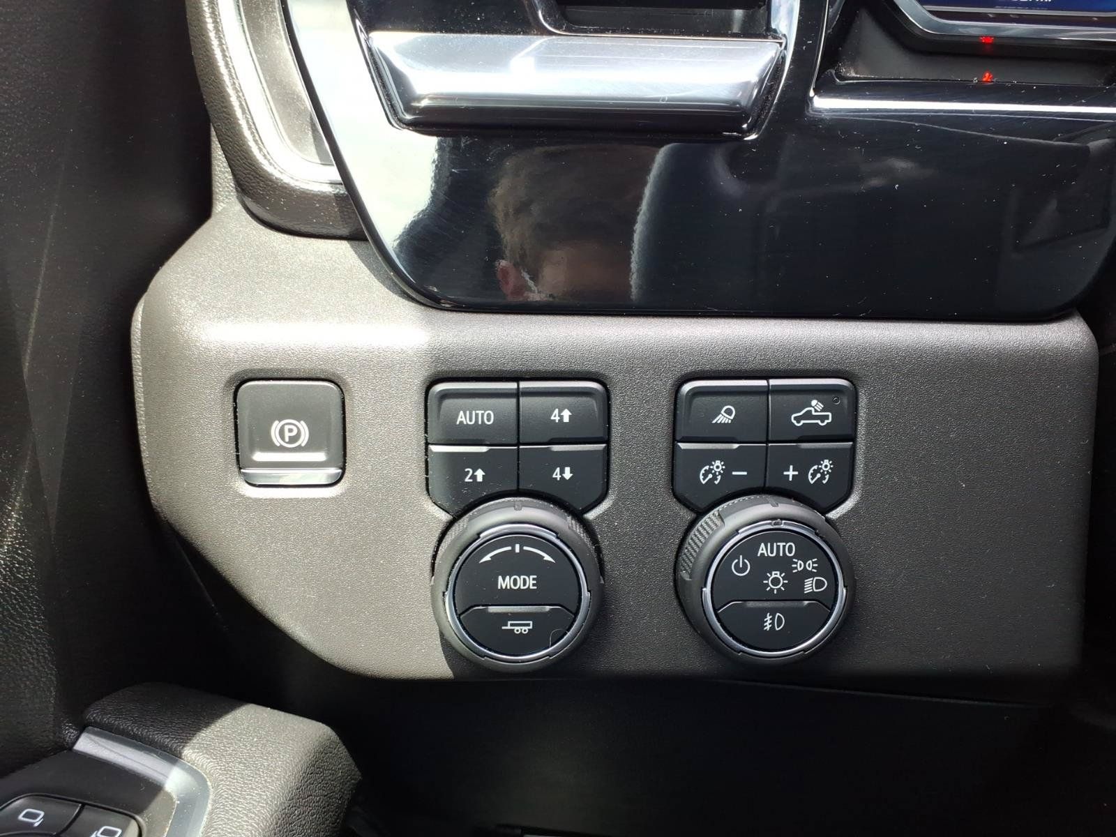 Used 2025 Chevrolet Silverado 1500 LT Trail Boss w/ LT Trail Boss Premium Package AWD/4WD image 24