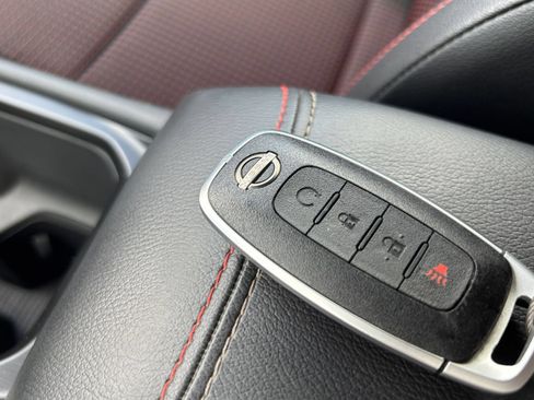 Used 2026 Nissan Kicks SR FWD image 22