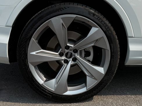 Used 2022 Audi Q7 3.0T Prestige AWD/4WD image 10