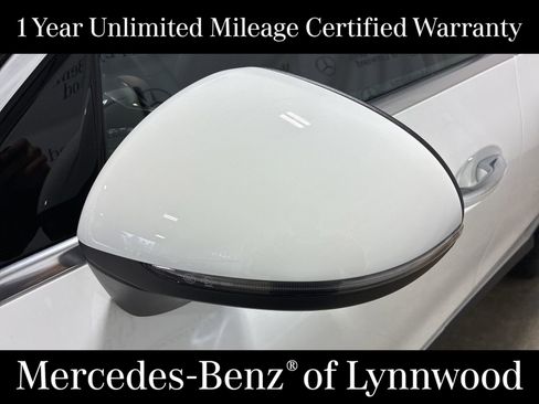 Used 2025 Mercedes-Benz GLC 300 4MATIC image 12