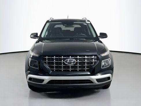 Used 2023 Hyundai Venue SEL FWD image 2