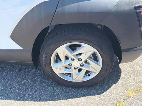 Used 2026 Hyundai Kona SE FWD image 19
