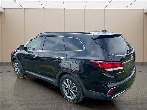 Used 2017 Hyundai Santa Fe SE AWD/4WD image 10