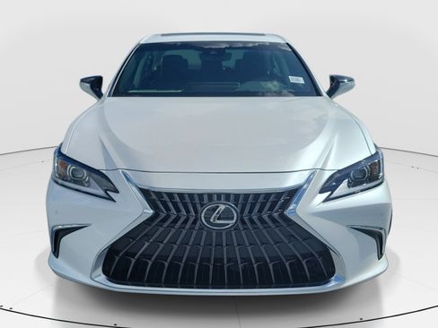 Used 2025 Lexus ES 300h w/ Premium Package FWD image 2