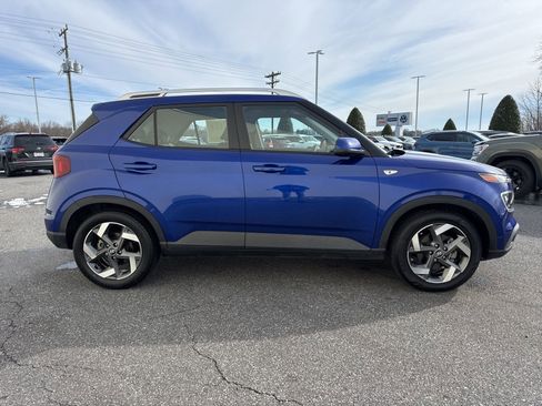 Used 2022 Hyundai Venue Limited w/ Cargo Package image 8