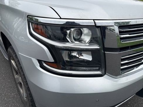 Used 2020 Chevrolet Suburban Premier AWD/4WD image 12