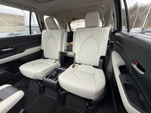 New 2026 Toyota Grand Highlander AWD image 7