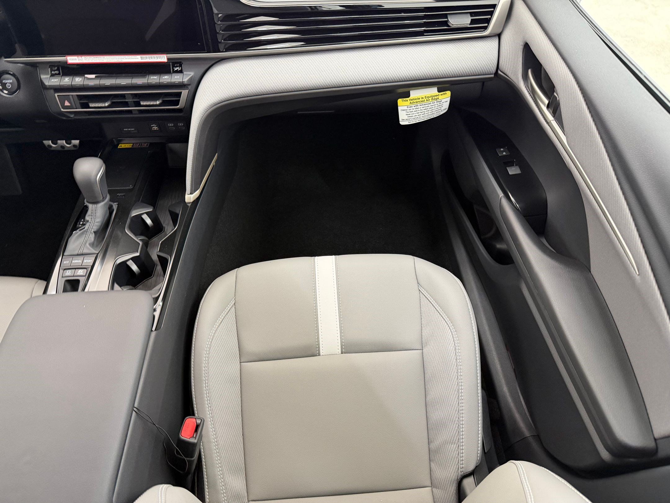 Used 2026 Toyota Camry SE w/ Multimedia Upgrade Package FWD image 28