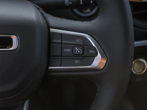 New 2026 Jeep Compass Latitude image 23