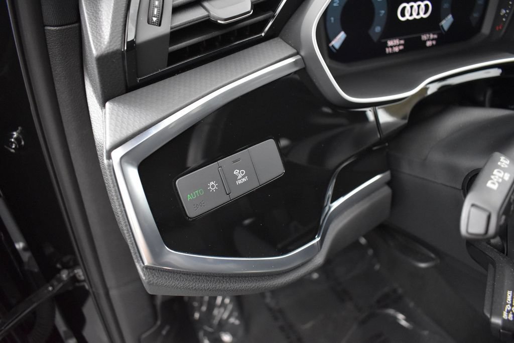 Used 2025 Audi Q3 2.0T Premium AWD/4WD image 7