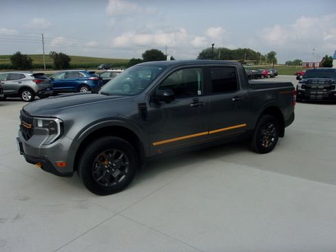 Used 2025 Ford Maverick Tremor AWD/4WD image 6