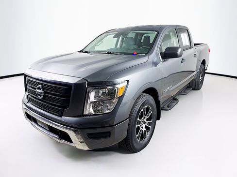 Used 2022 Nissan Titan SV w/ Accessory Utility Package image 4