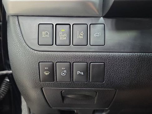 Used 2016 Toyota Highlander Limited Platinum AWD/4WD image 25