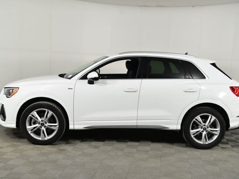Certified 2021 Audi Q3 2.0T Premium w/ Convenience Package image 2