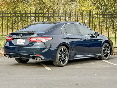 Used 2019 Toyota Camry XSE image 4