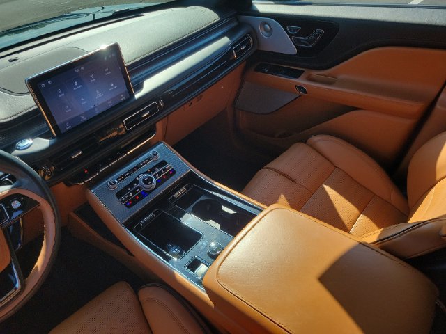 Used 2024 Lincoln Aviator Black Label w/ Jet Package AWD/4WD image 29