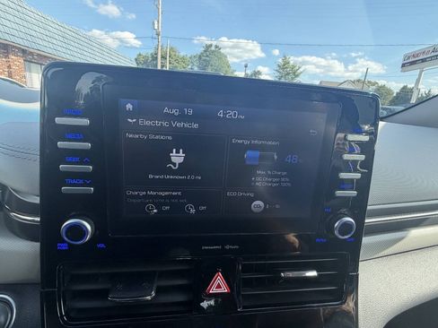 Used 2020 Hyundai Ioniq SE FWD image 42