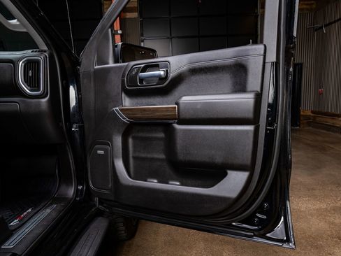 Used 2021 Chevrolet Silverado 1500 LT Trail Boss w/ Convenience Package II image 36