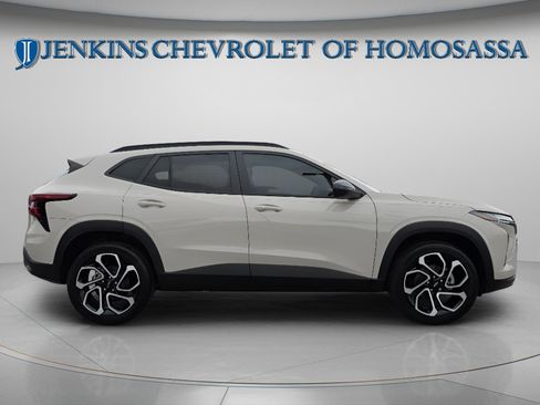 New 2026 Chevrolet Trax RS w/ Driver Confidence Package FWD image 3