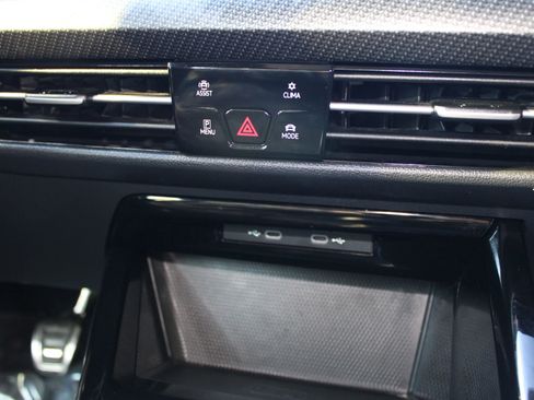 Used 2024 Volkswagen Golf R image 22